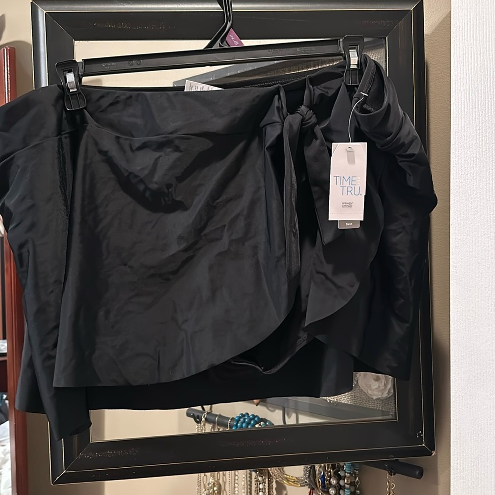 NWT swim bottom, sarong, one piece bikini bottom with skirt 3xl